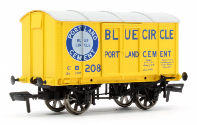 Rapido Trains Blue Circle Cement Metal Bodied Van OO Gauge 908030